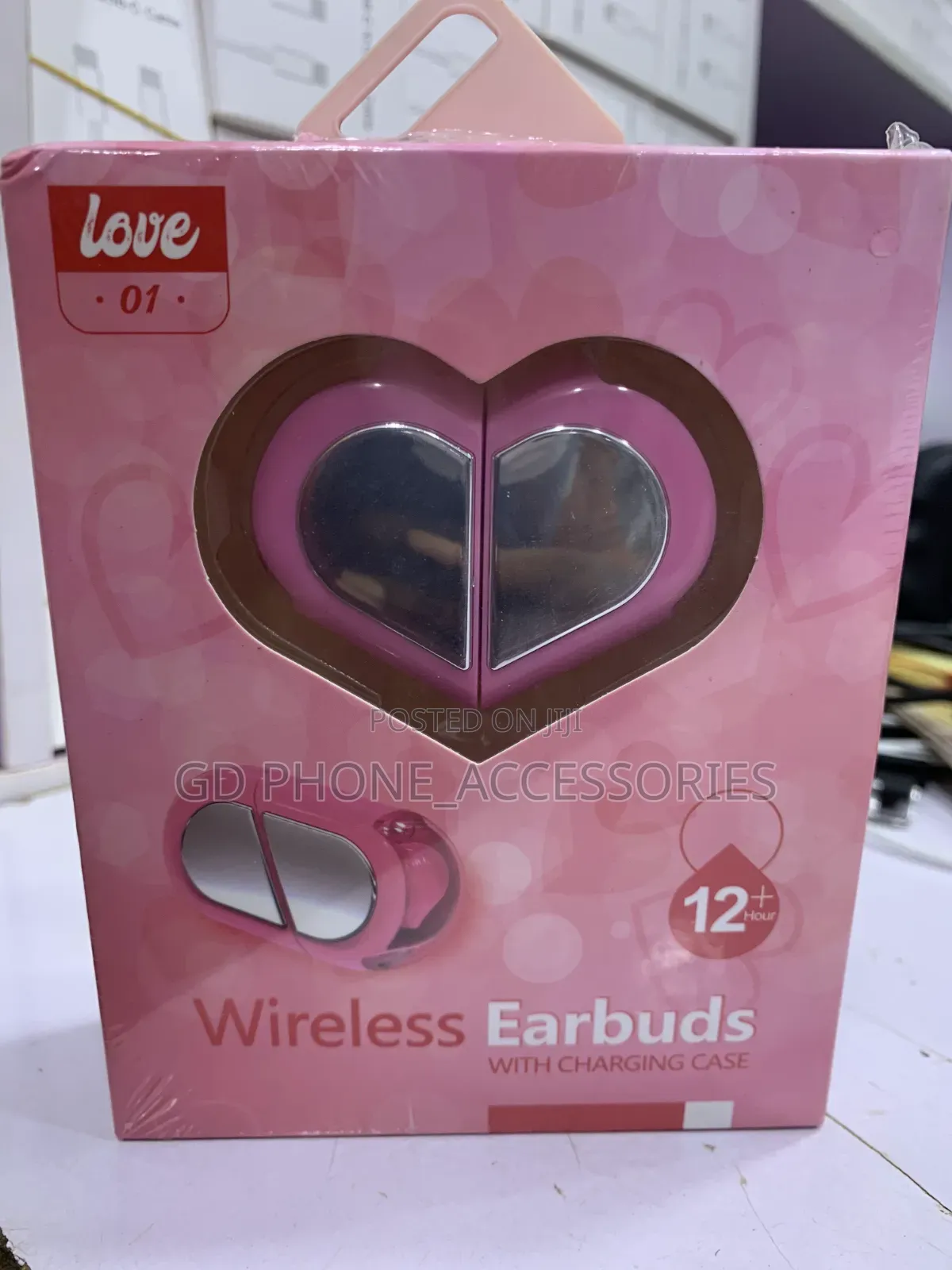 : Love 01 Heart-Shaped Wireless Bluetooth Earbuds With Charging Case