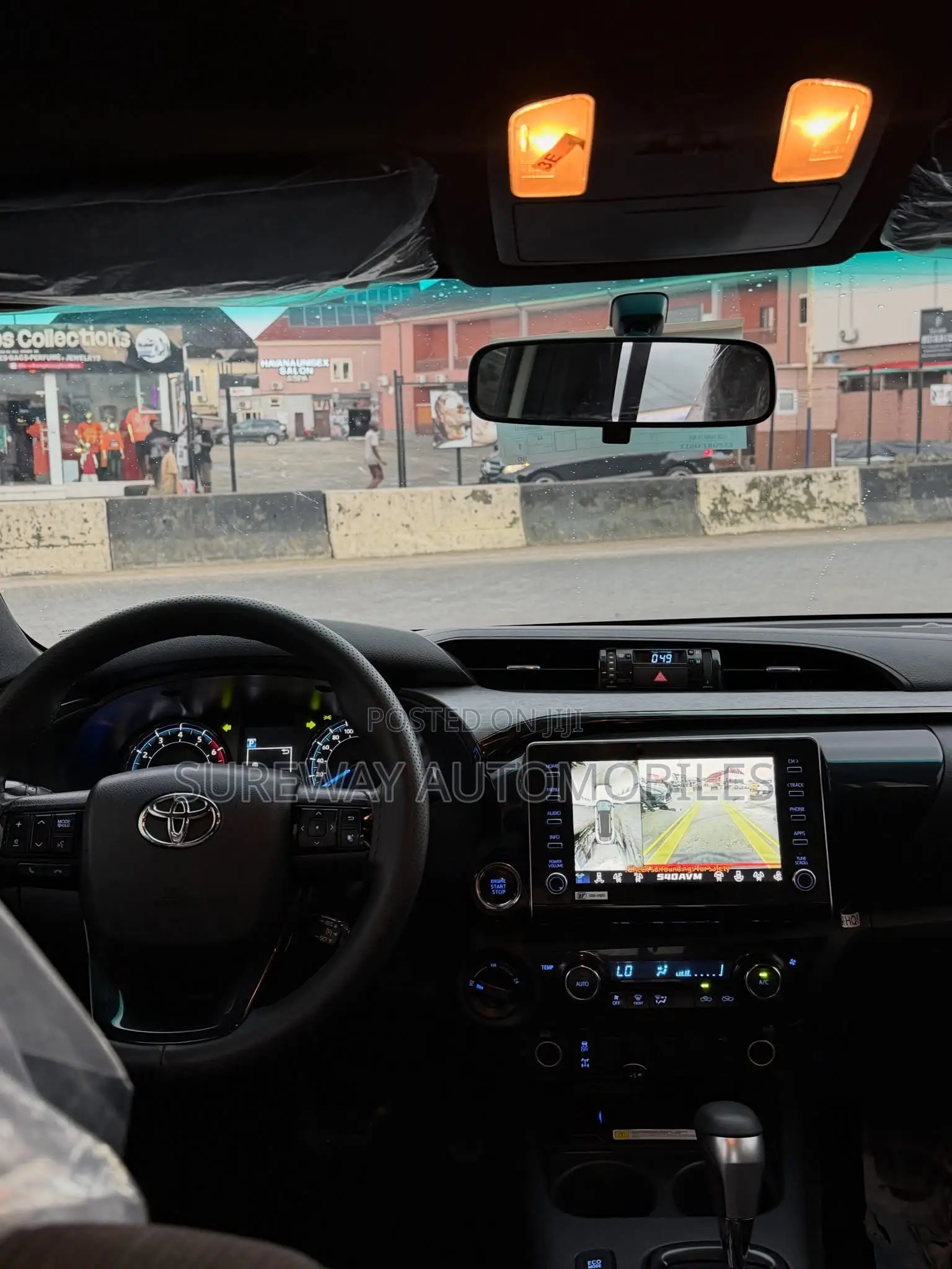 Toyota Hilux 2020 White