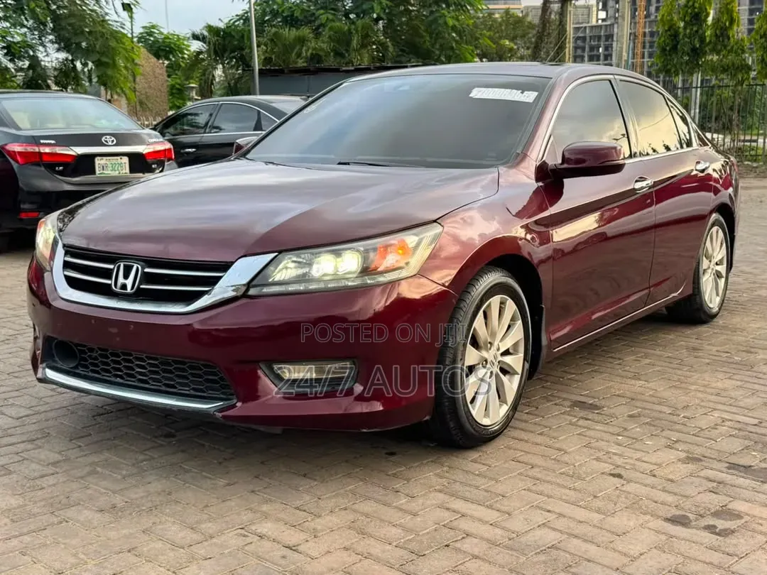 Honda Accord Touring 4dr Sedan FWD (3.5L 6cyl 6A) 2013 Maroon