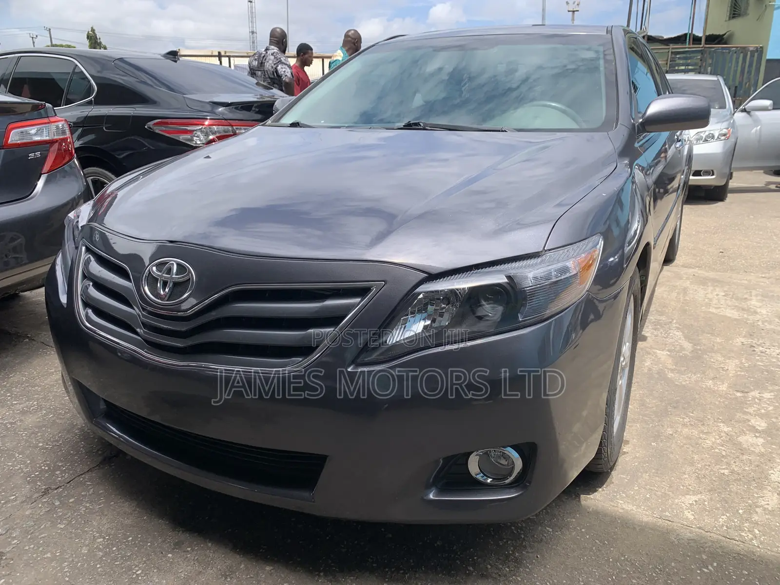 Toyota Camry 2011 Gray