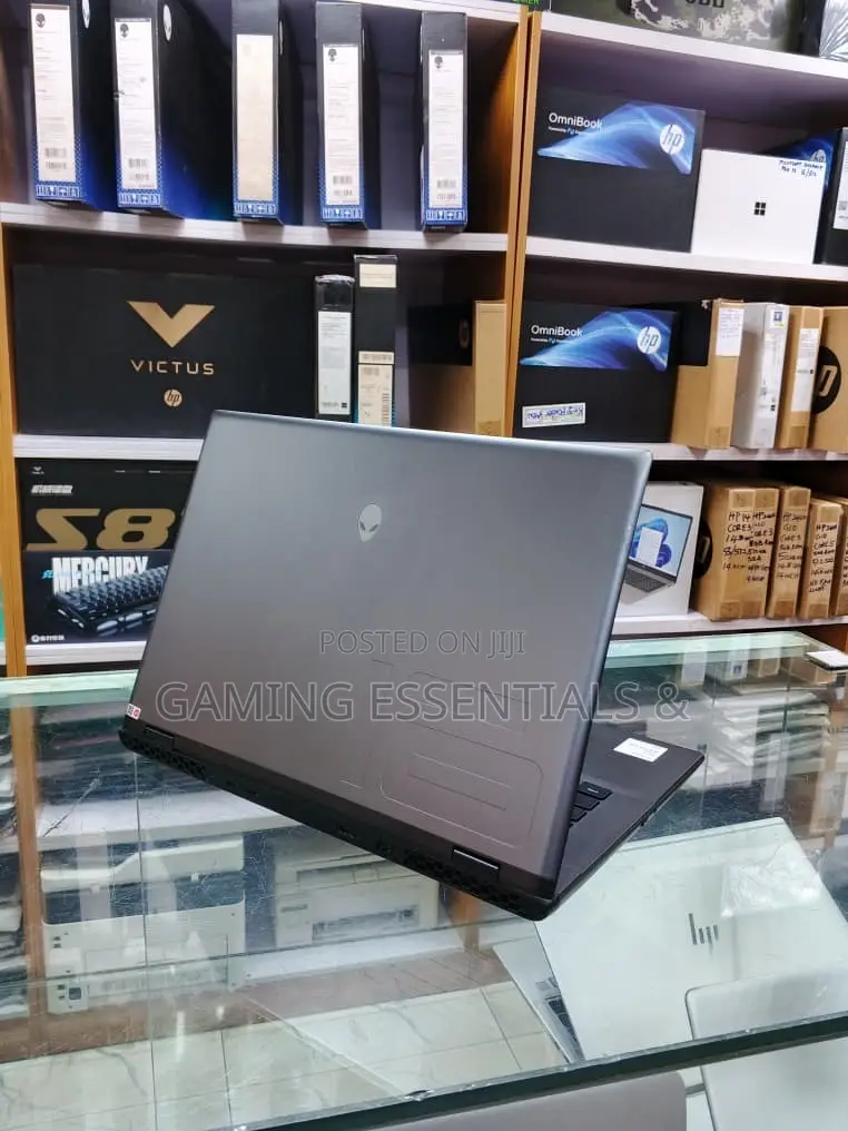 Laptop Dell Allenware M15 R5 32GB Intel Core Ultra 9 SSD 1T