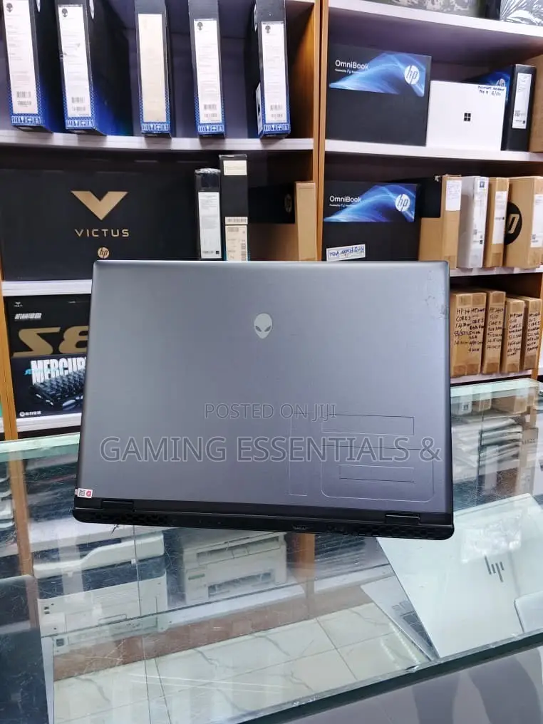 Laptop Dell Allenware M15 R5 32GB Intel Core Ultra 9 SSD 1T