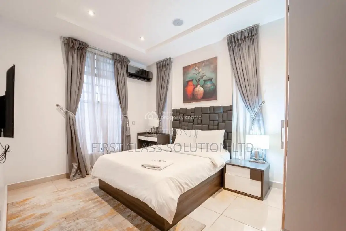 Exquisite 4 Bedroom Detached Duplex With Luxurious Furnishing