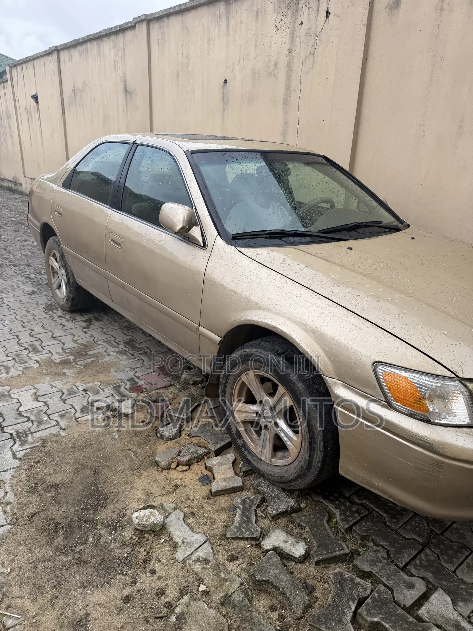 Toyota Camry LE 4dr Sedan (2.4L 4cyl 5M) 2002 Gold