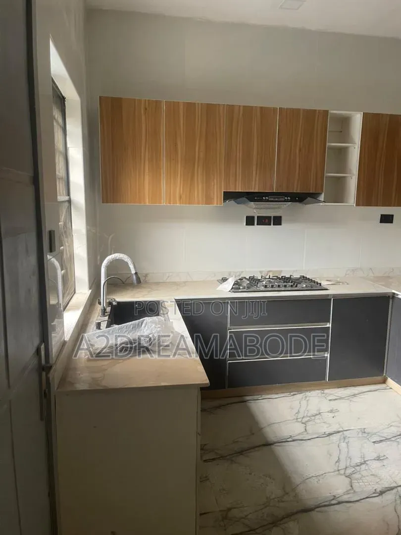 3bdrm Duplex in Ikosi for rent
