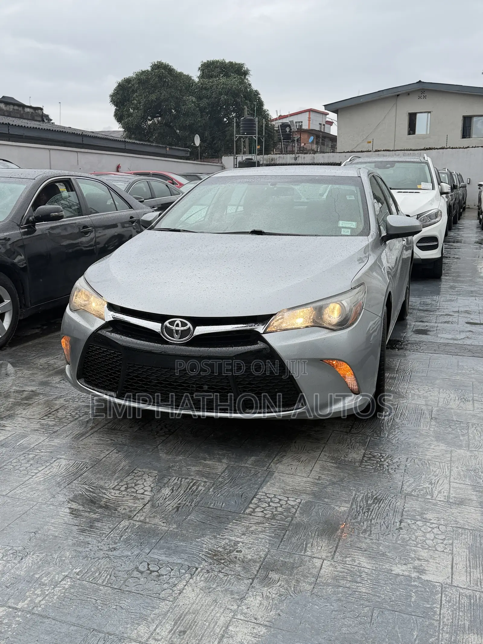 Toyota Camry SE 4dr Sedan (2.5L 4cyl 6A) 2015 Silver