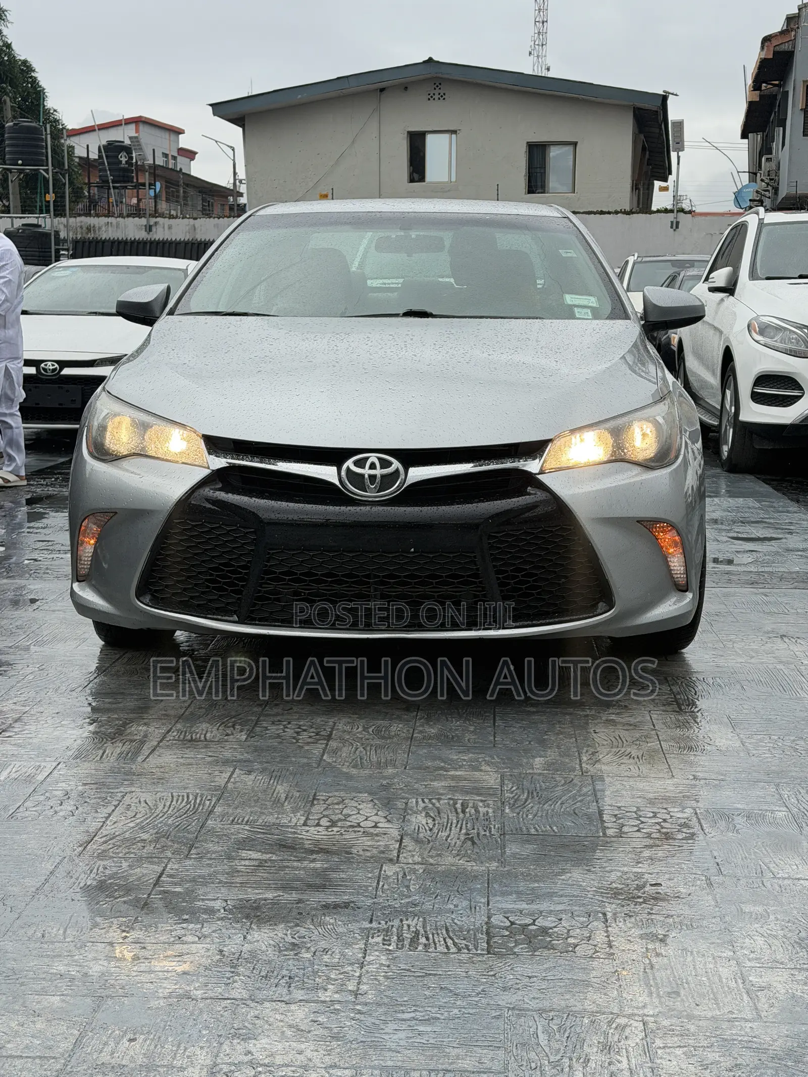 Toyota Camry SE 4dr Sedan (2.5L 4cyl 6A) 2015 Silver