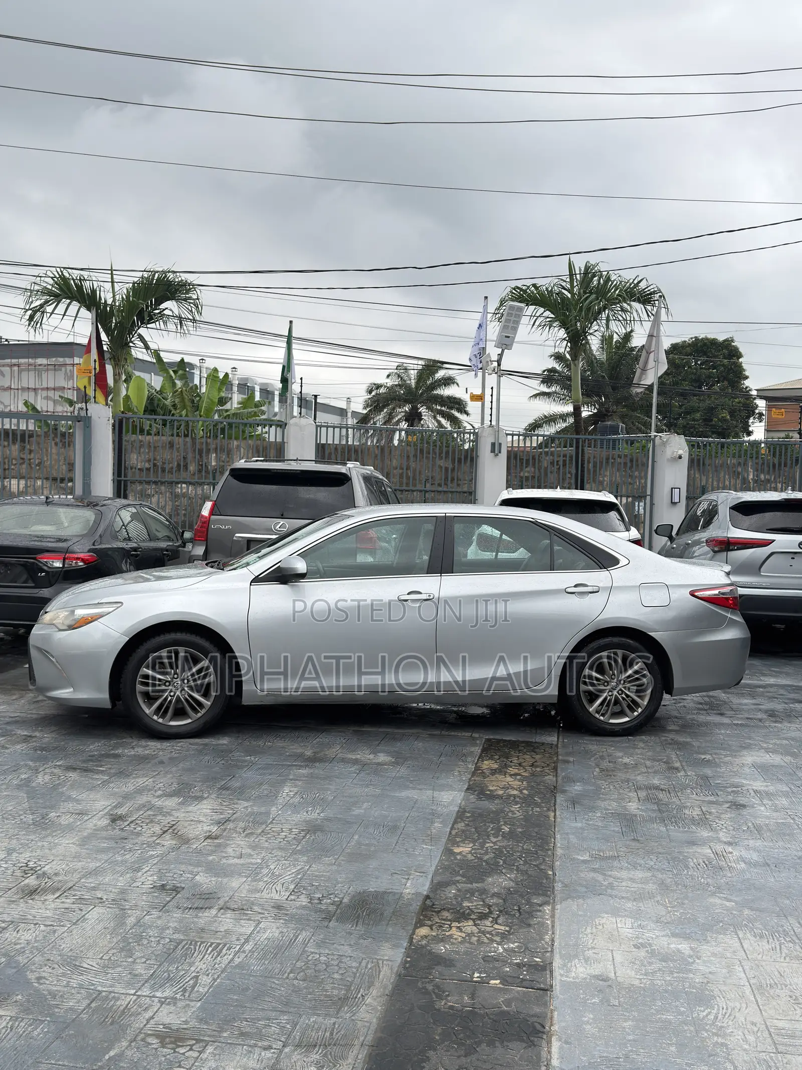 Toyota Camry SE 4dr Sedan (2.5L 4cyl 6A) 2015 Silver
