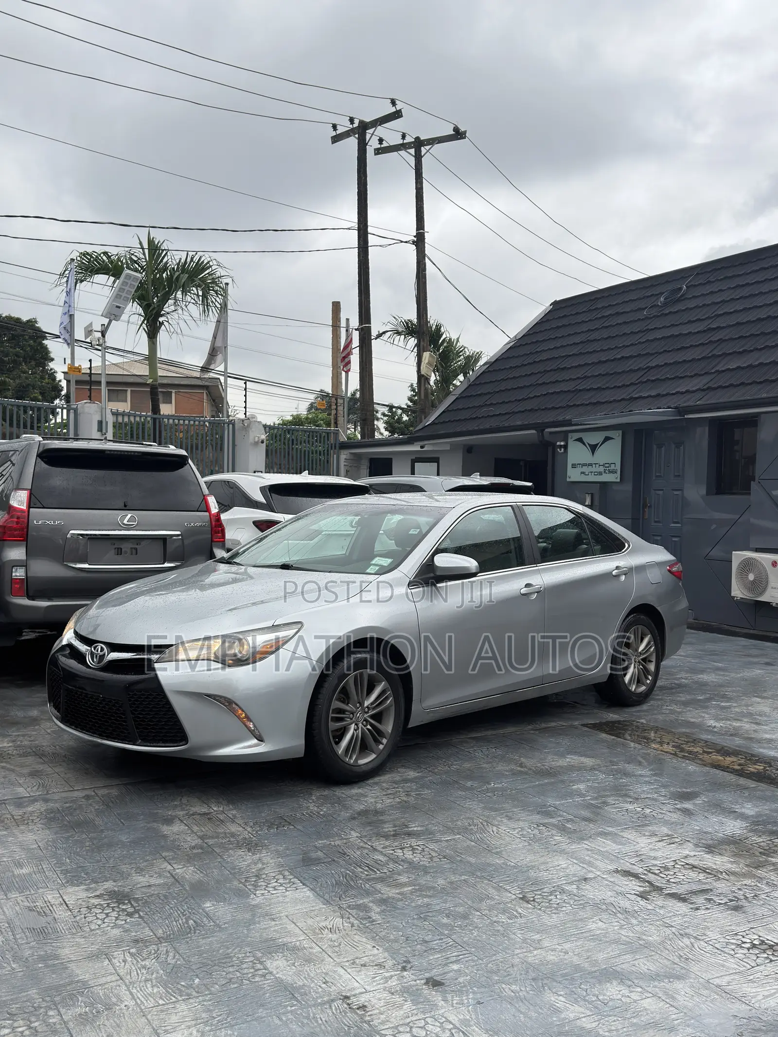 Toyota Camry SE 4dr Sedan (2.5L 4cyl 6A) 2015 Silver