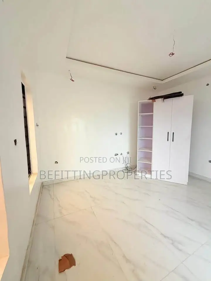 4bdrm Duplex in Ogba for sale