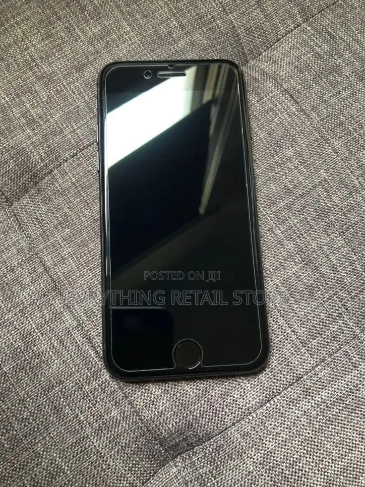 Apple iPhone SE (2022) 64 GB Black