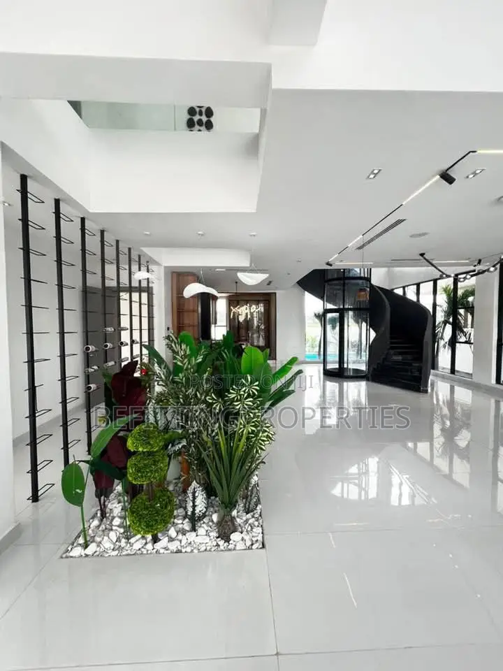 5bdrm Duplex in Osapa london for sale
