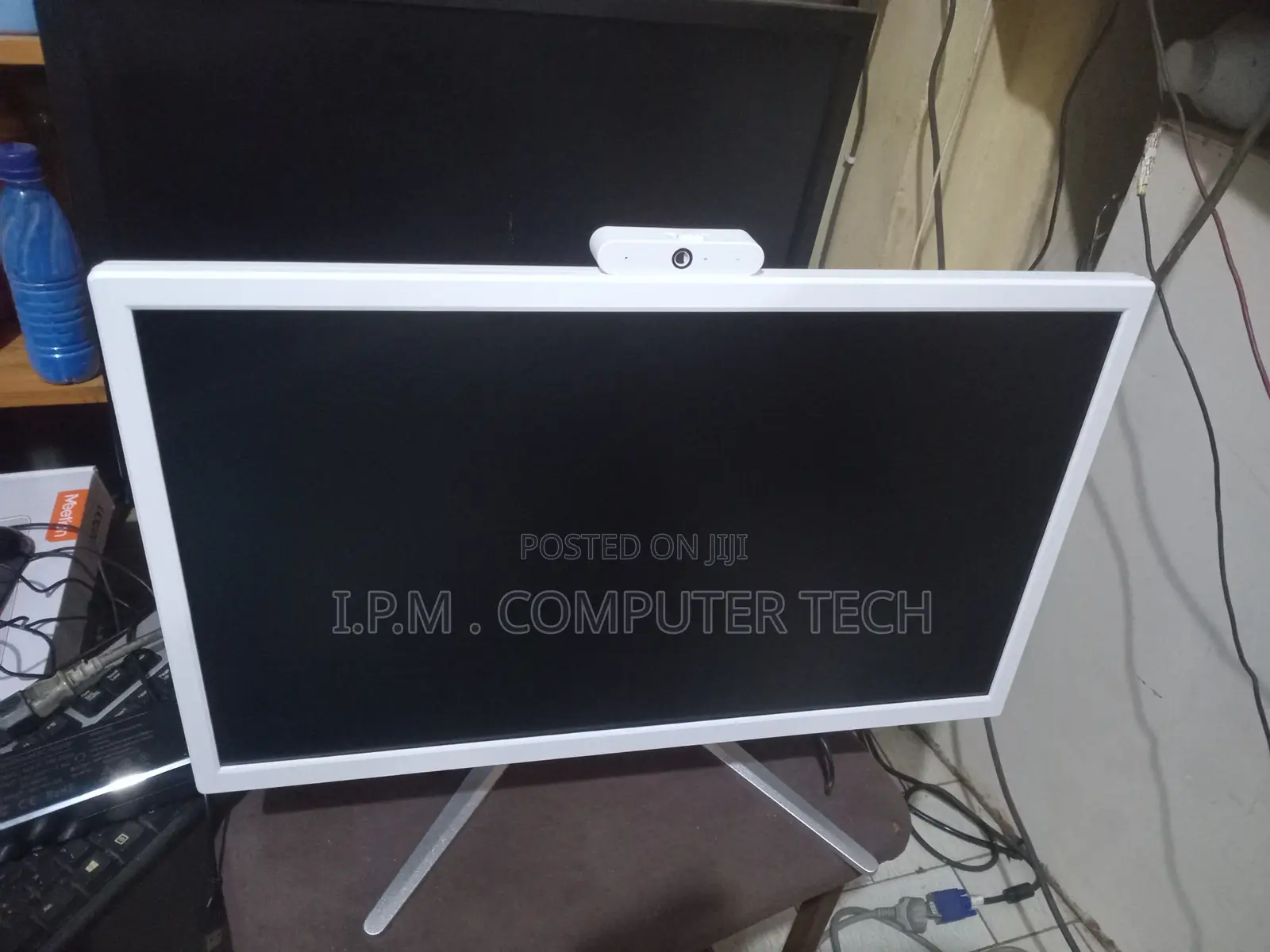New HP 200 G4 22 All-in-One 8GB Intel Core i3 HDD 500GB