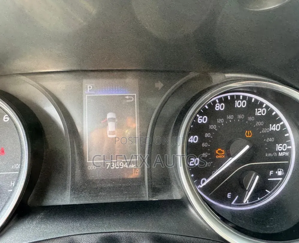 Toyota Camry 2018 Silver