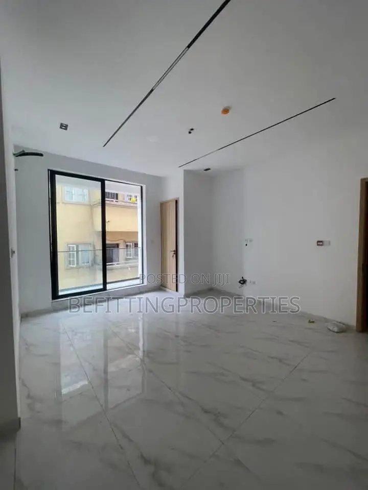 2bdrm Apartment in Chevron for sale