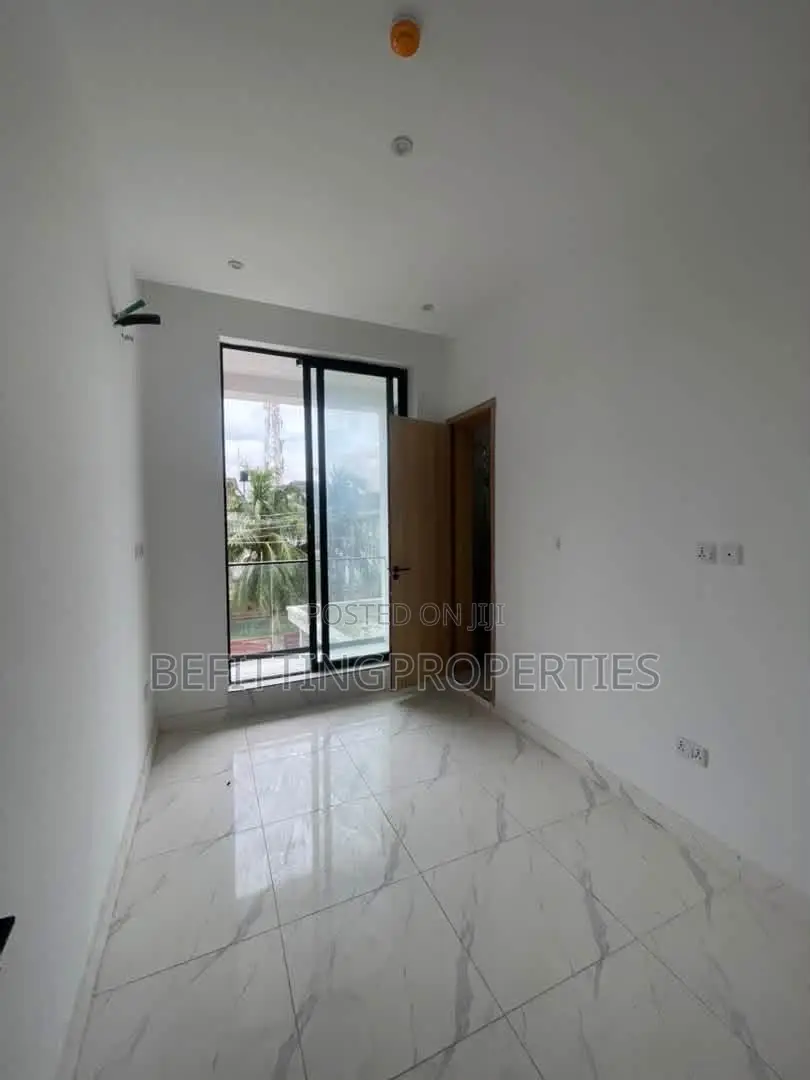 2bdrm Apartment in Chevron for sale