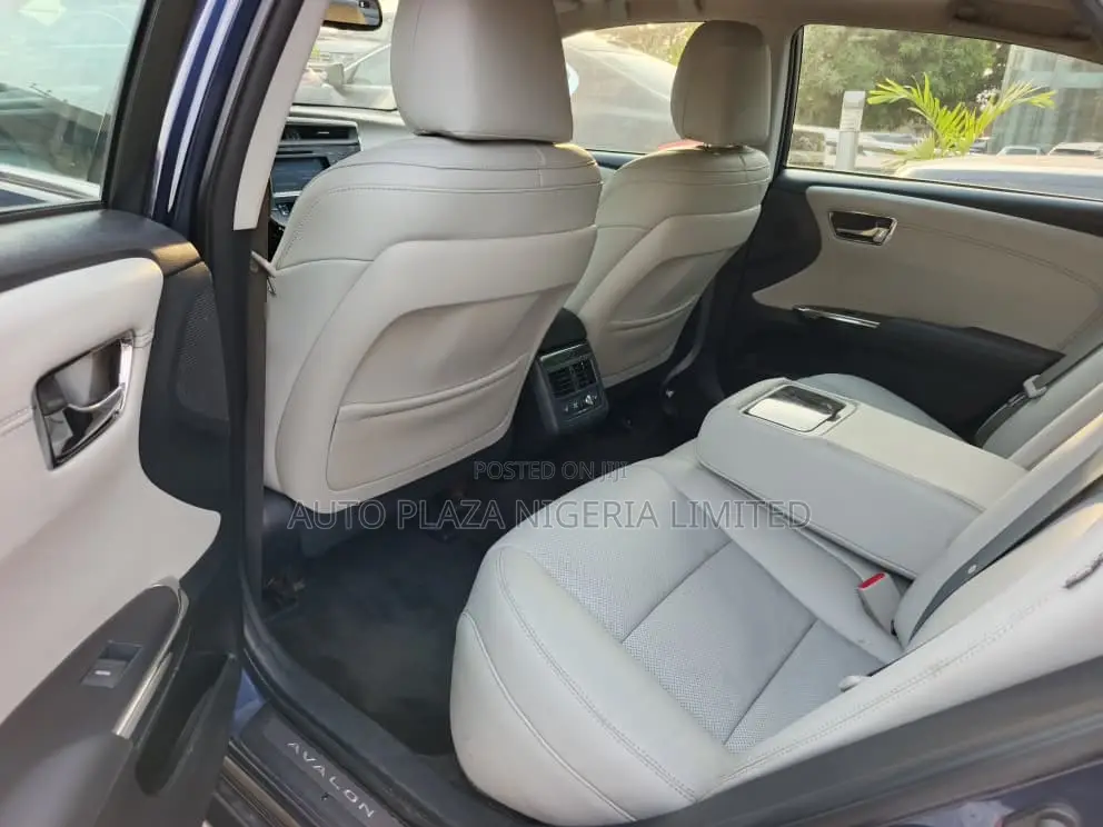 Toyota Avalon Limited 4dr Sedan (3.5L 6cyl 6A) 2015 Blue