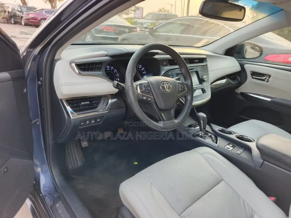 Toyota Avalon Limited 4dr Sedan (3.5L 6cyl 6A) 2015 Blue