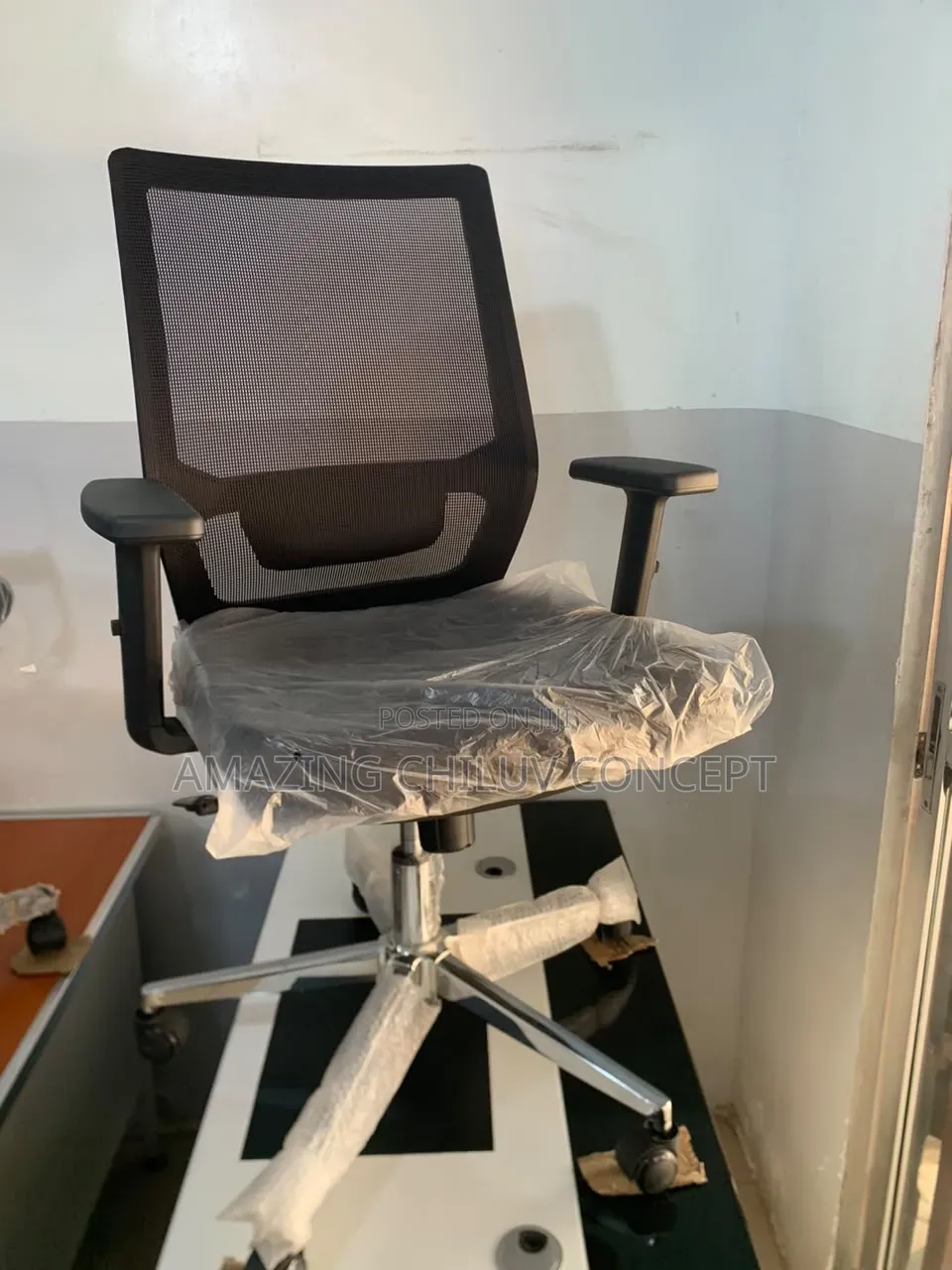 Ergonomic Mesh Office Chair With Adjustable Armrest