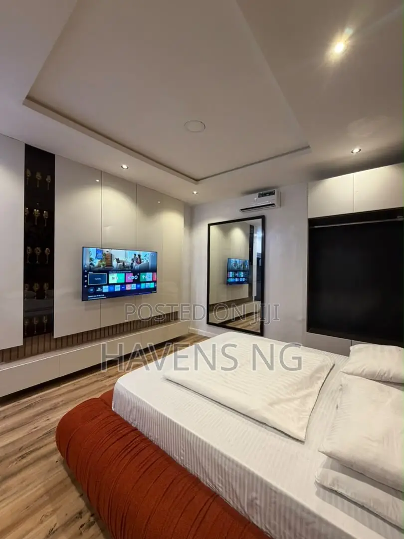 Shortlet | Beautifully Furnished Studio Apartment With Bathtub