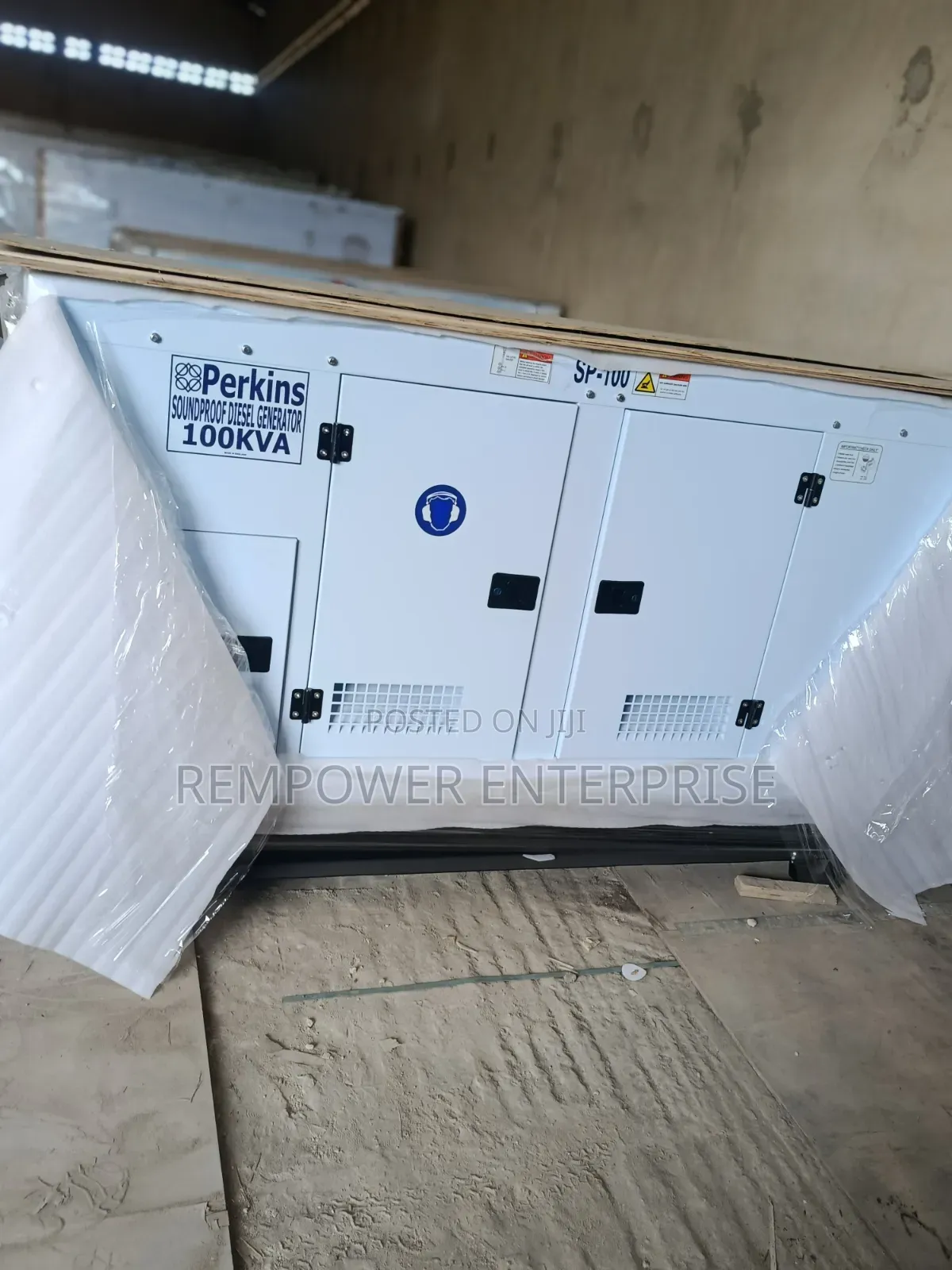 °° Perkins Soundproof 100kva Soundproof Diesel Generator