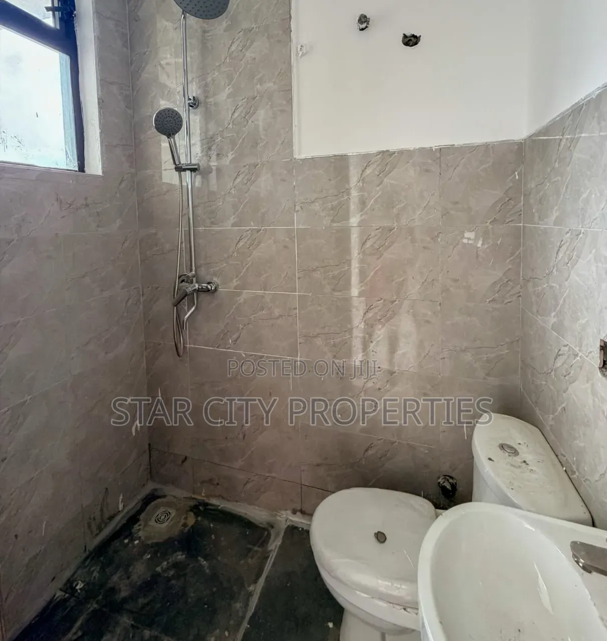 3bdrm Maisonette in Ikate for sale