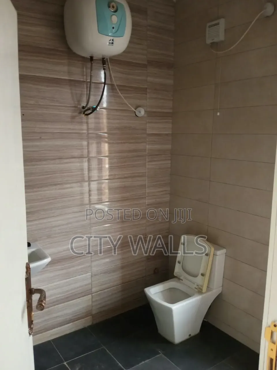4bdrm Maisonette in Victoria Island Extension for rent