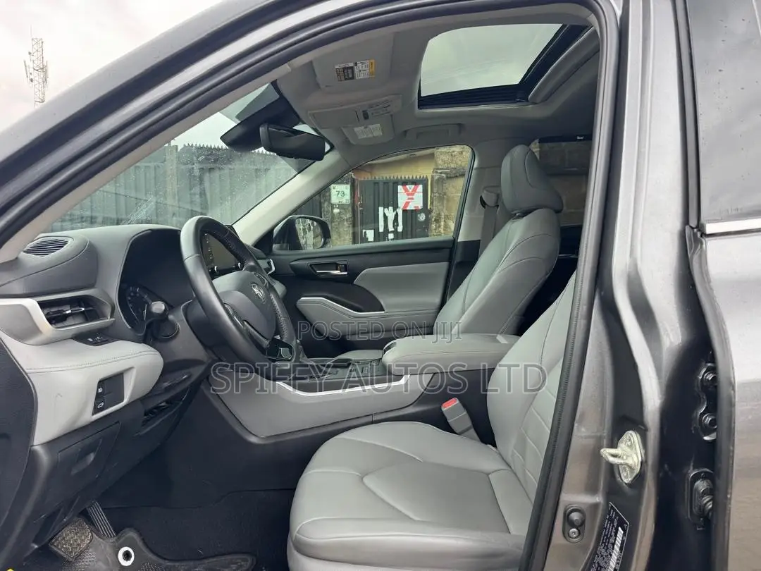 Toyota Highlander XLE AWD 2020 Gray