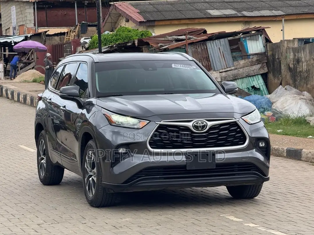 Toyota Highlander XLE AWD 2020 Gray