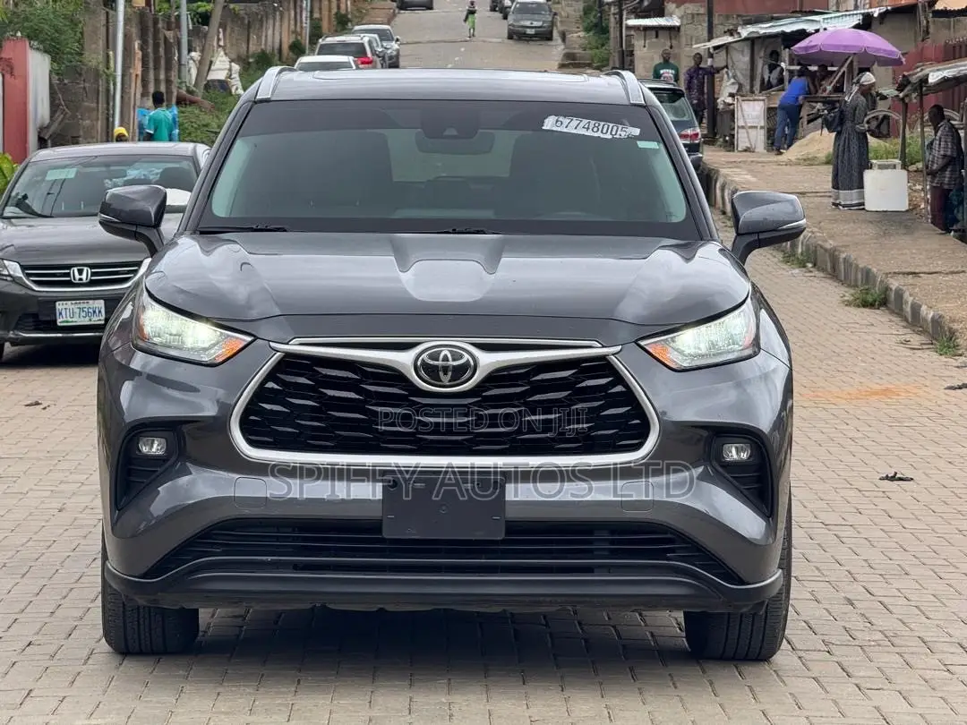 Toyota Highlander XLE AWD 2020 Gray