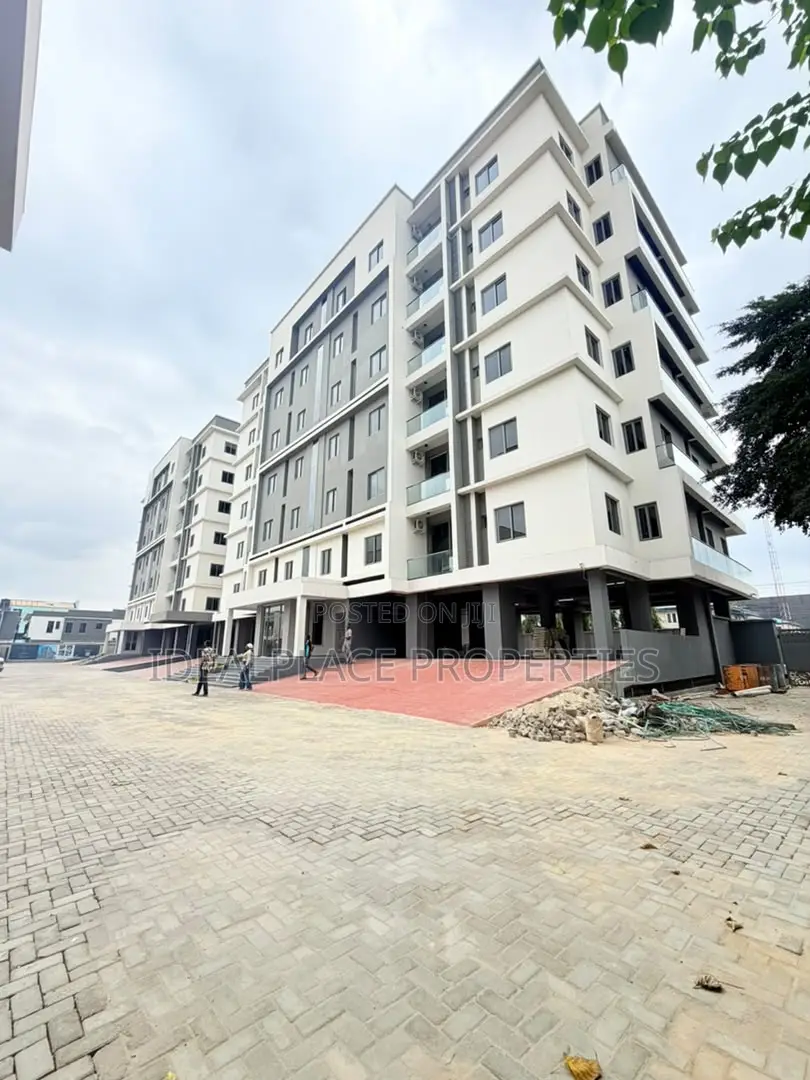 3bdrm Apartment in Ikeja GRA for rent