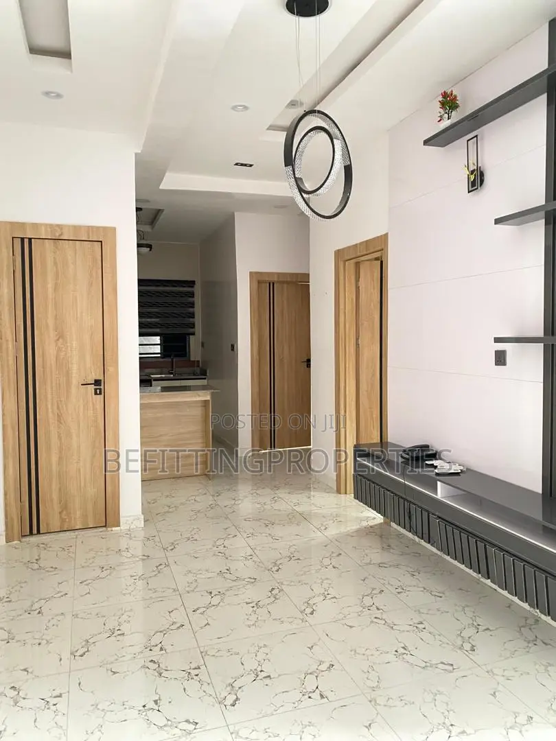 2bdrm Apartment in Chevron for sale