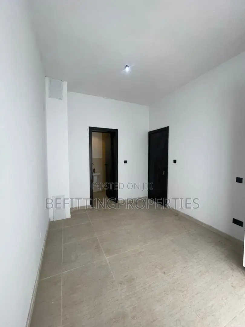 3bdrm Maisonette in Lekki Phase 1 for sale