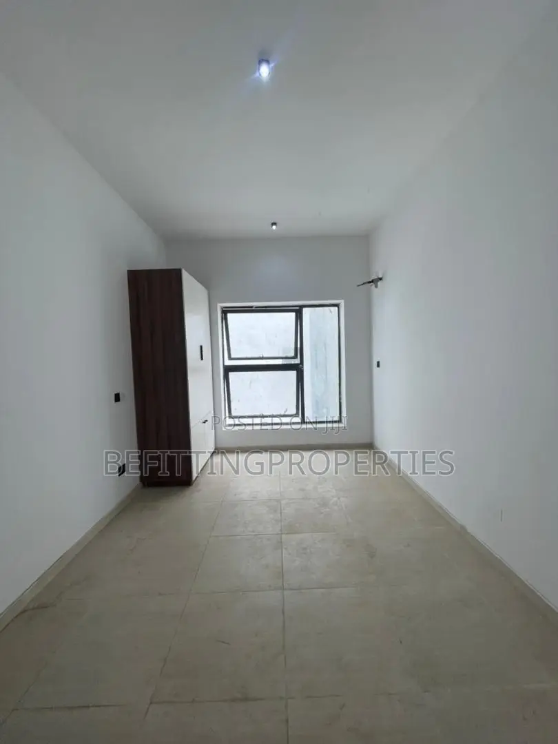 3bdrm Maisonette in Lekki Phase 1 for sale