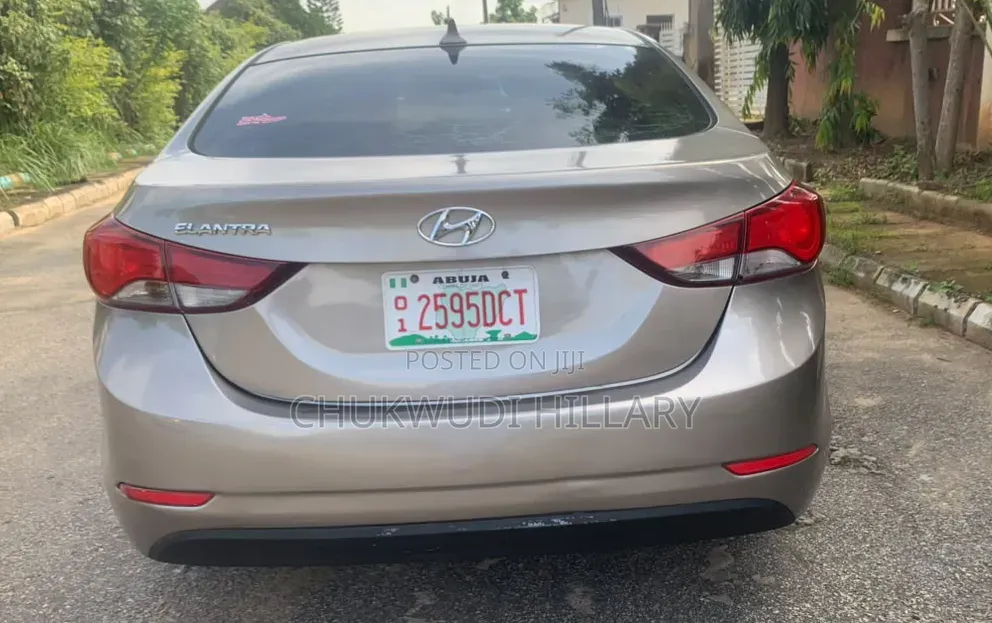 Hyundai Elantra 2015 Gold