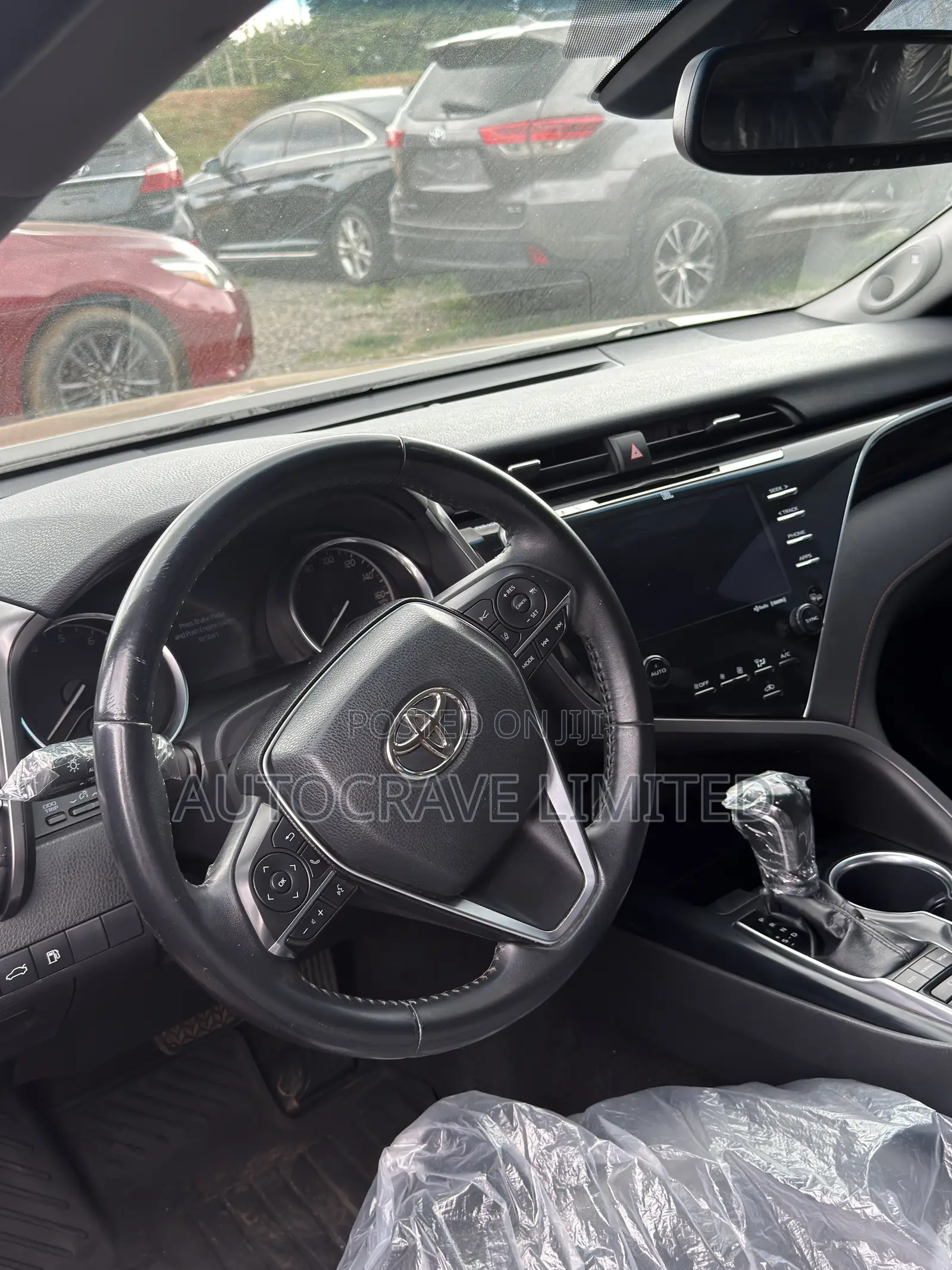 Toyota Camry XLE FWD (2.5L 4cyl 8AM) 2018 Beige