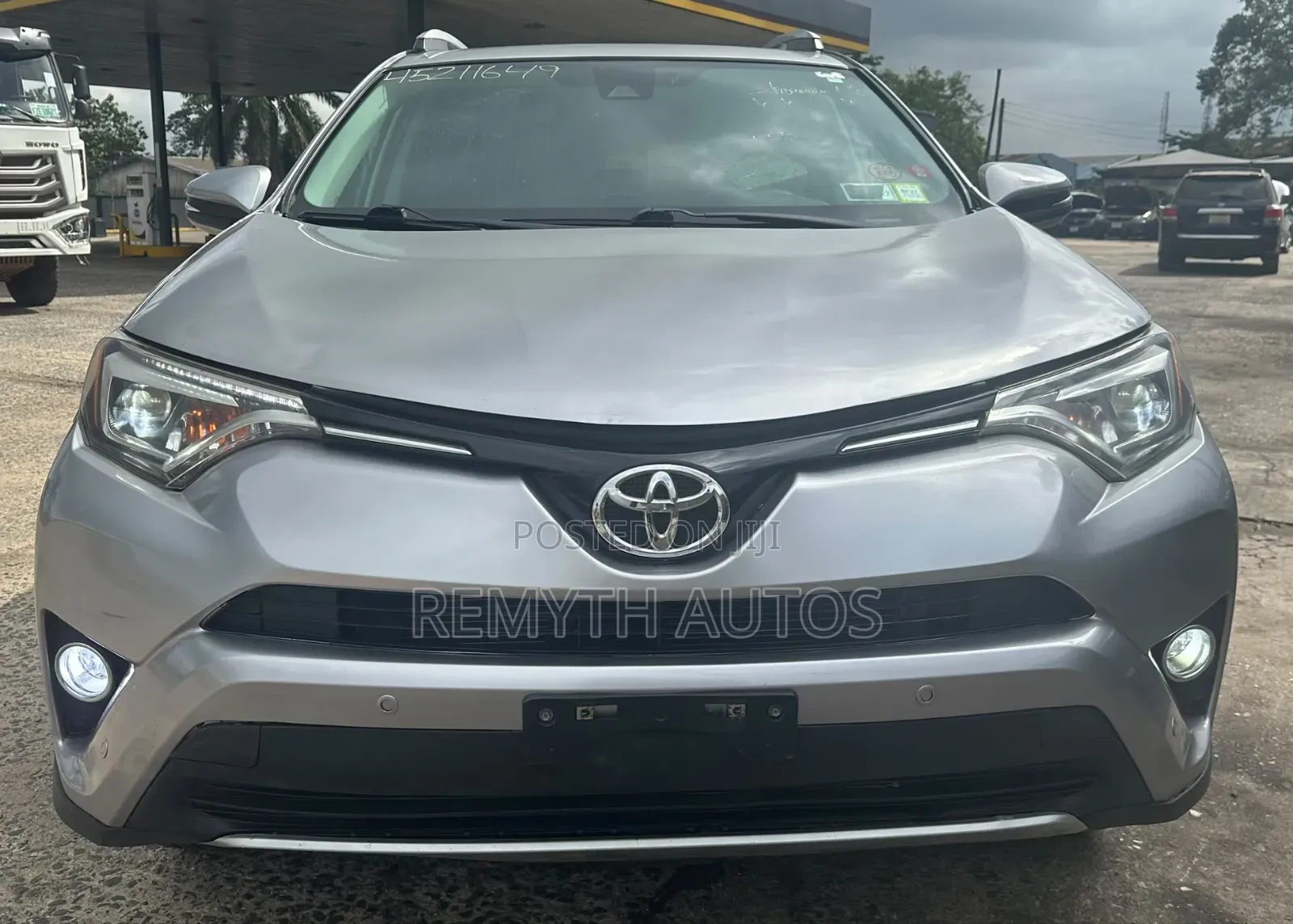 Toyota RAV4 Limited AWD (2.5L 4cyl 6A) 2016 Silver