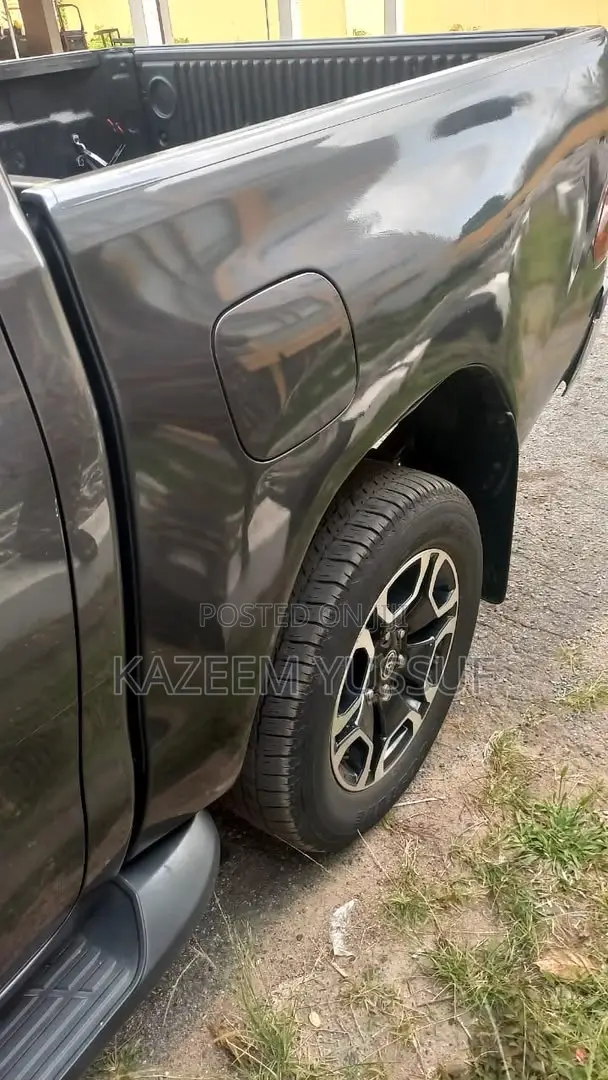 Toyota Hilux Revo Double Cab Deisel 2.4 AWD 2022 Gray