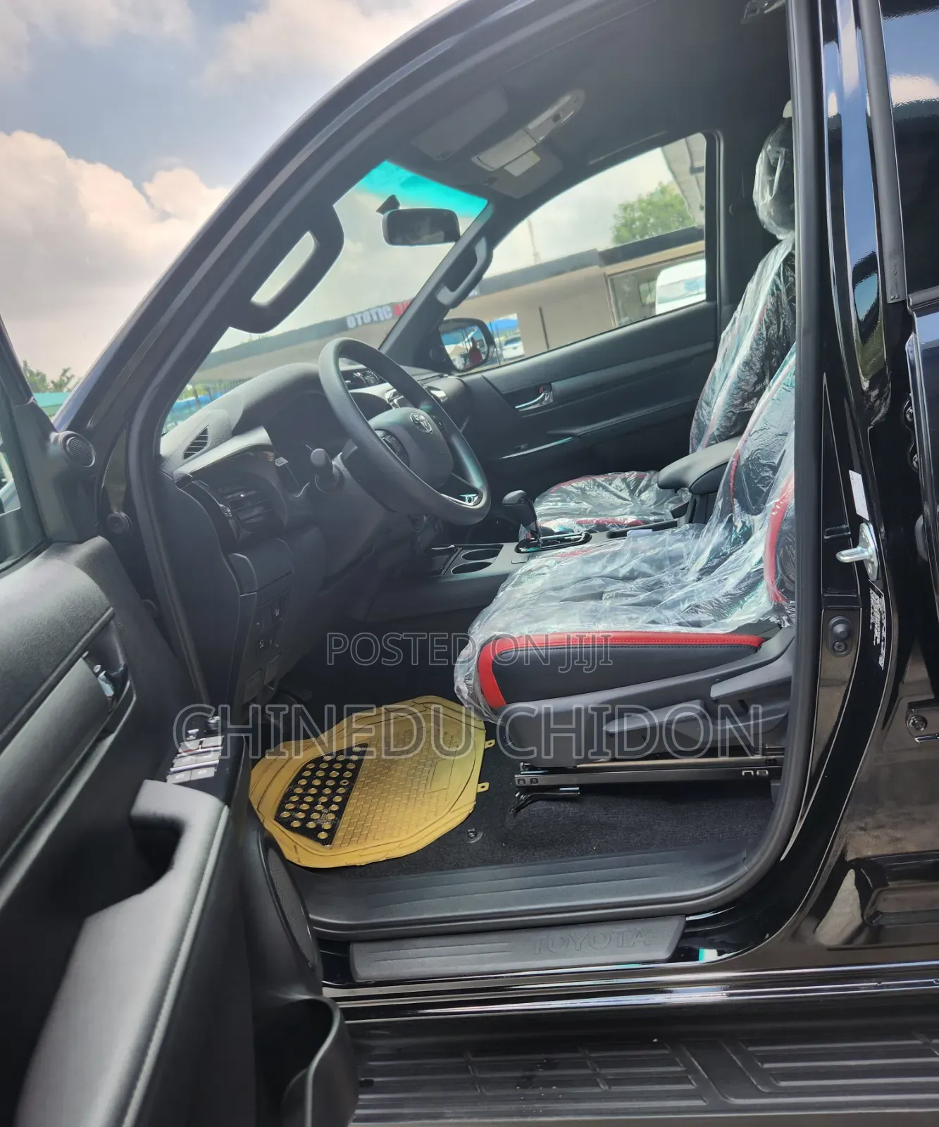 New Toyota Hilux 2025 Black