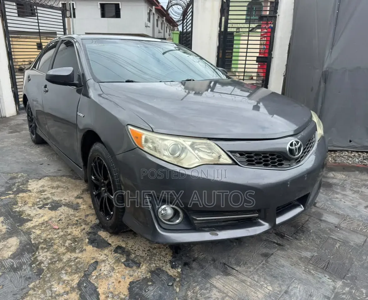Toyota Camry 2012 Gray