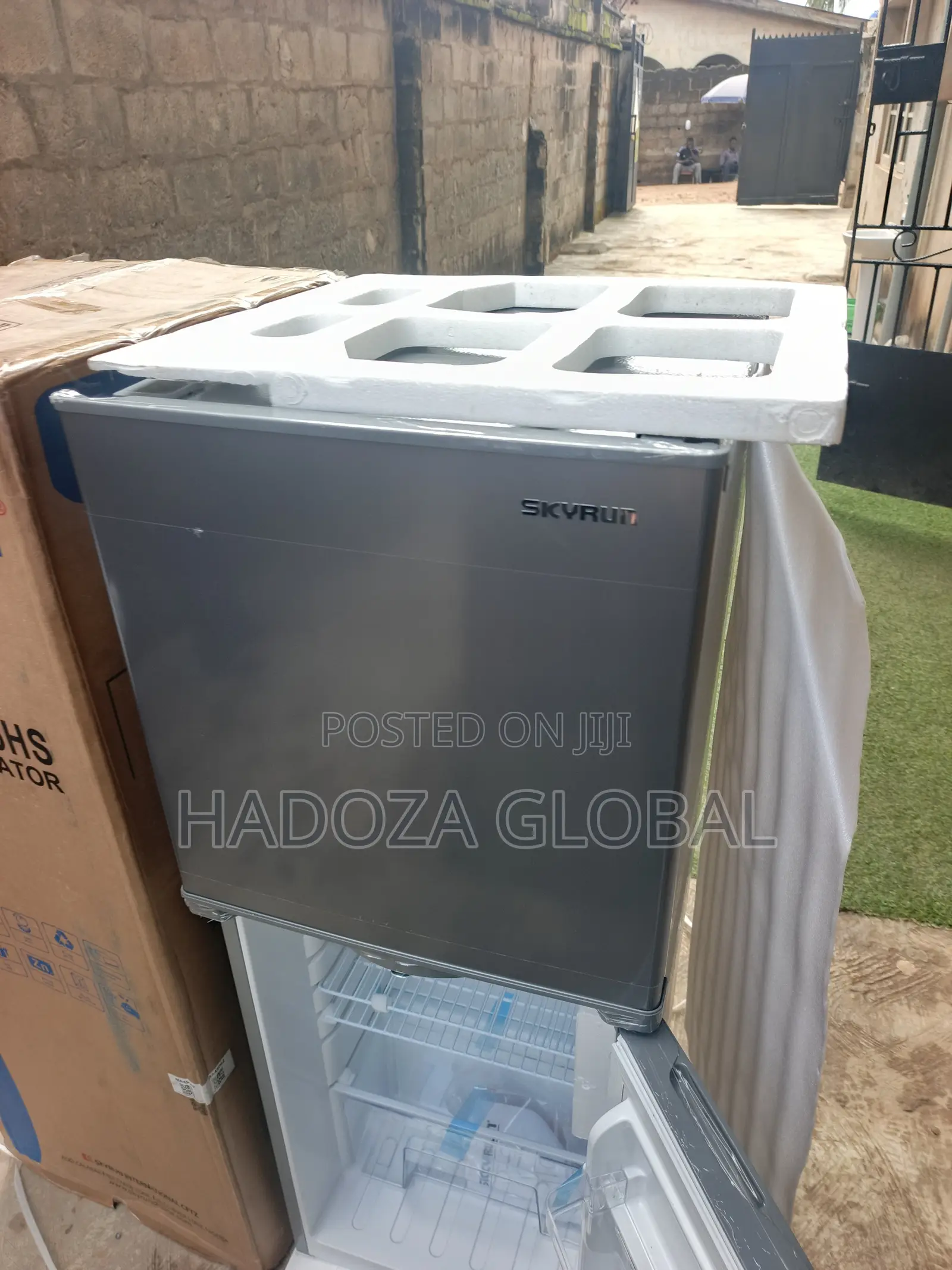SkyRun BCD-198 Fridge – Simple and Functional Kitchen Appliance