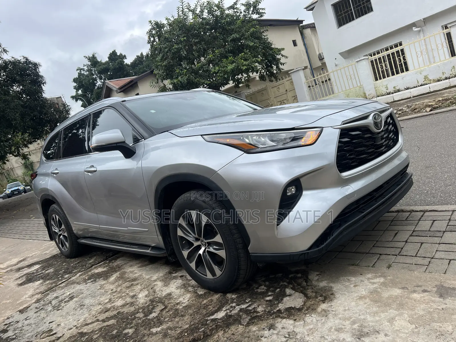 Toyota Highlander XLE 2022 Gray