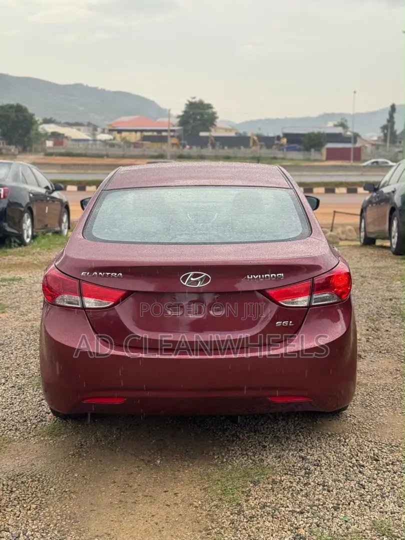 Hyundai Elantra 2012 Red