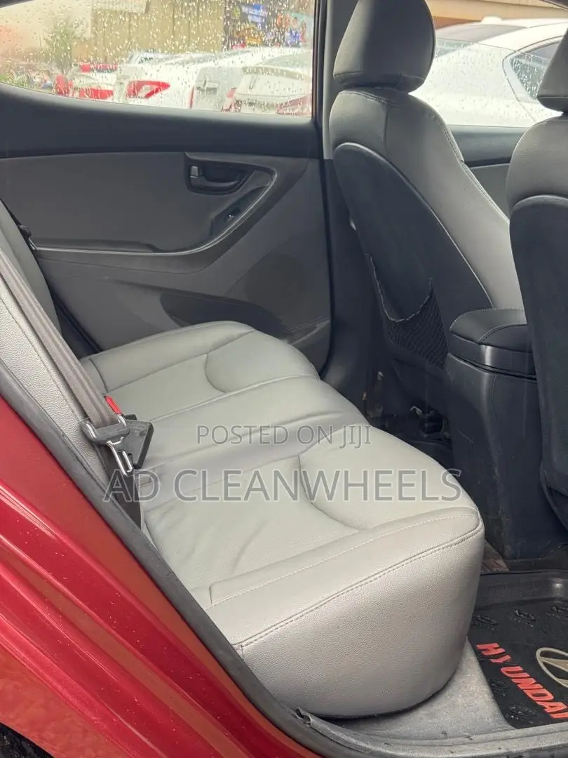 Hyundai Elantra 2012 Red
