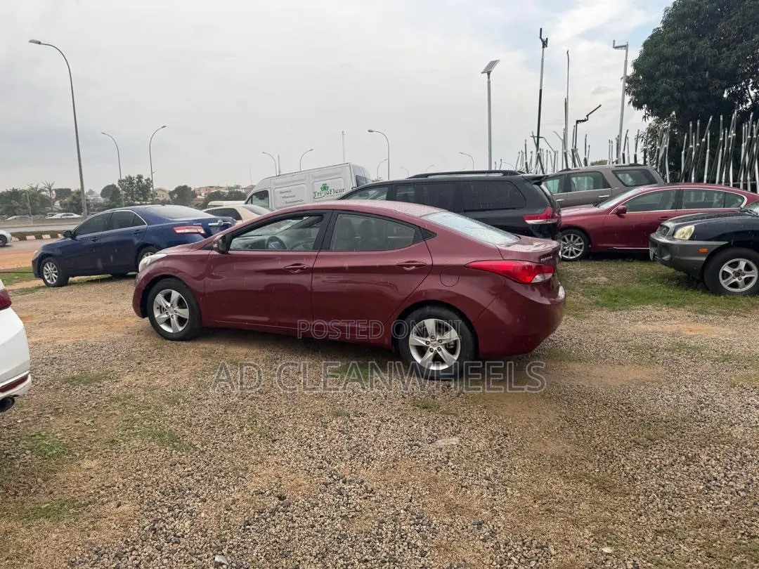 Hyundai Elantra 2012 Red