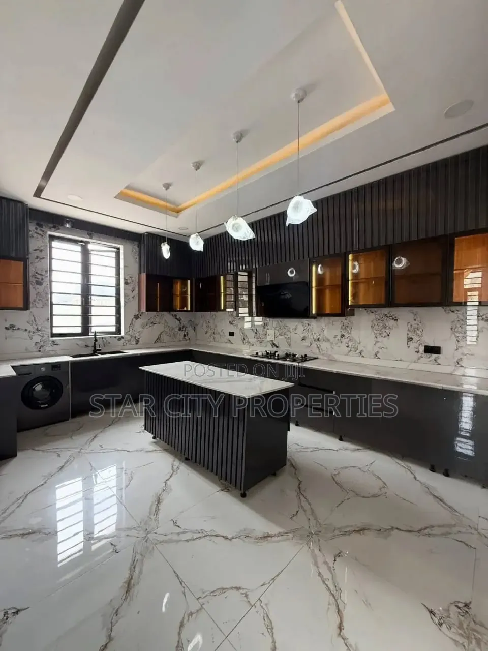 5bdrm Duplex in Lekki for sale