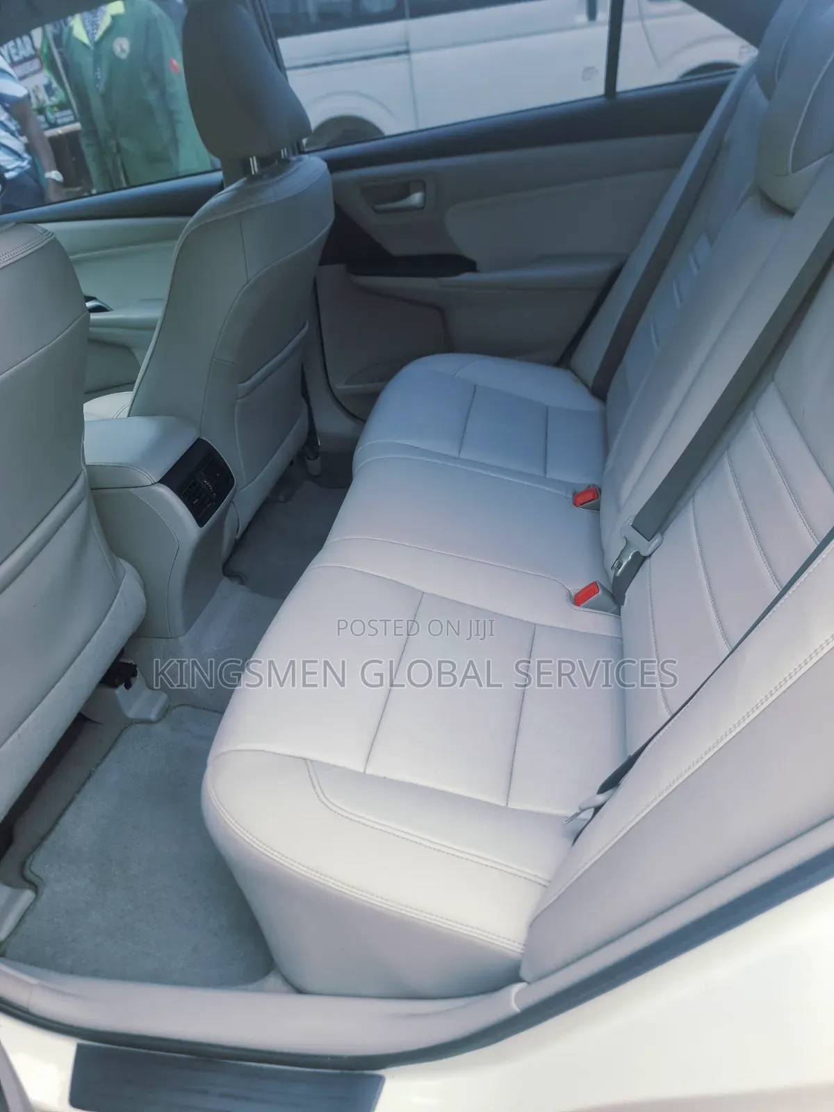 Toyota Camry SE 4dr Sedan (2.5L 4cyl 6A) 2015 White