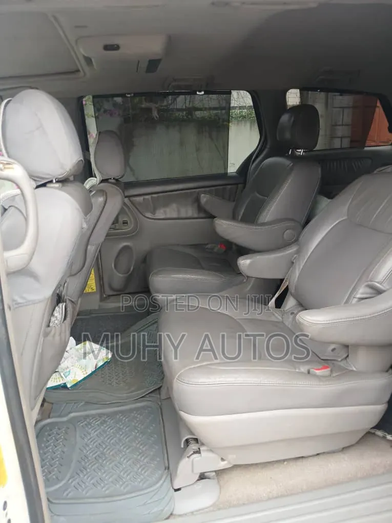 Toyota Sienna XLE 2005 White