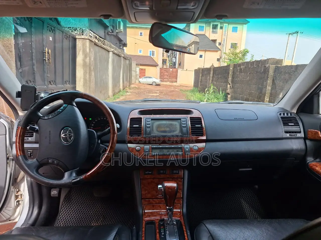 Toyota Camry XLE 4dr Sedan (2.4L 4cyl 5A) 2005 Silver