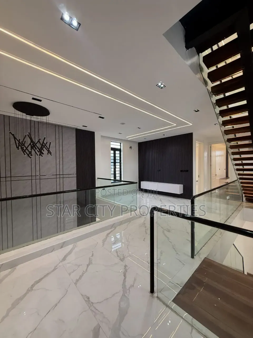5bdrm Duplex in Lekki Phase 1 for sale